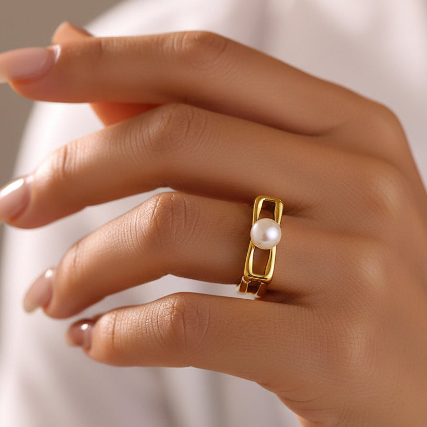Pearl sculpted Open Ring