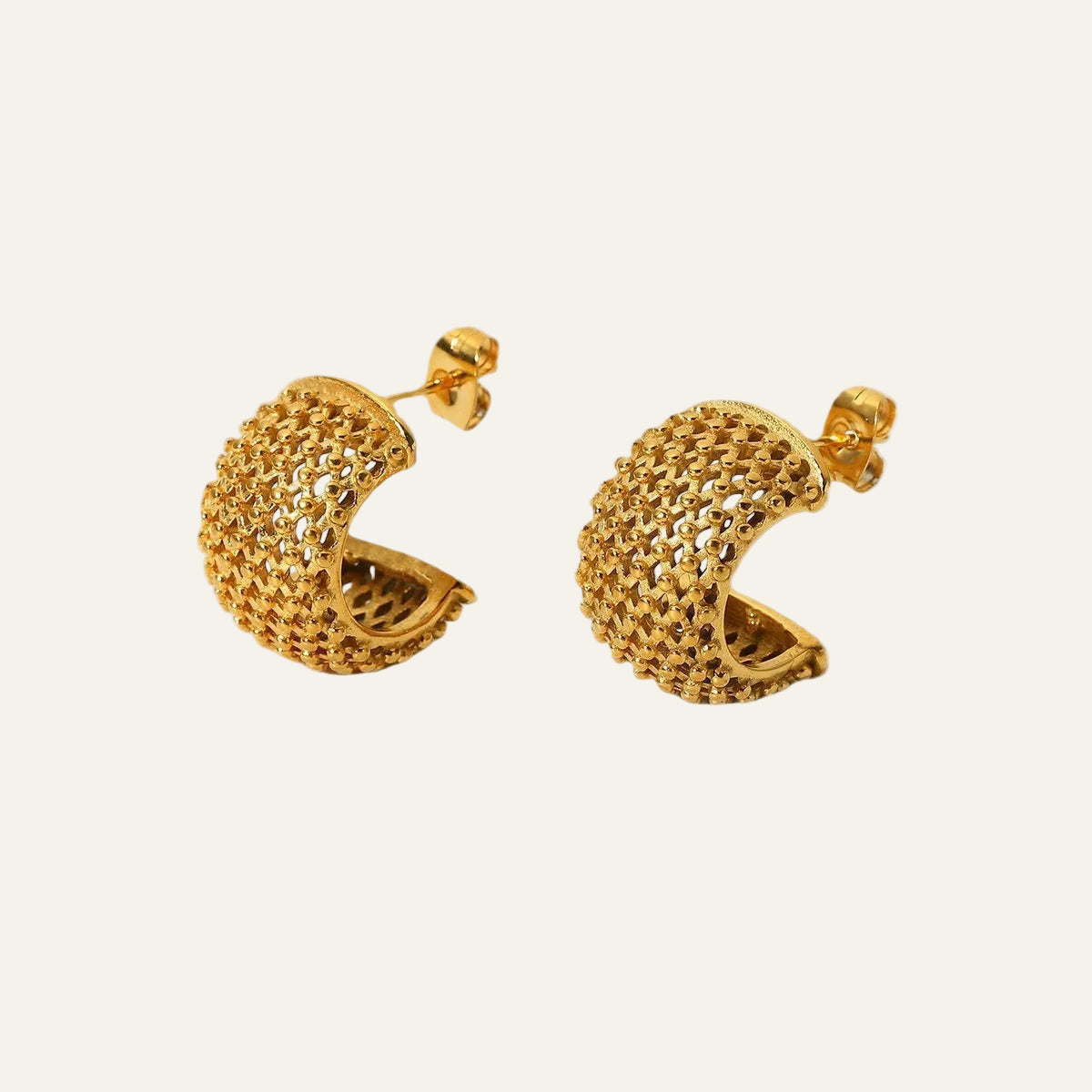 lutche-minimalist-earring-text-hoop