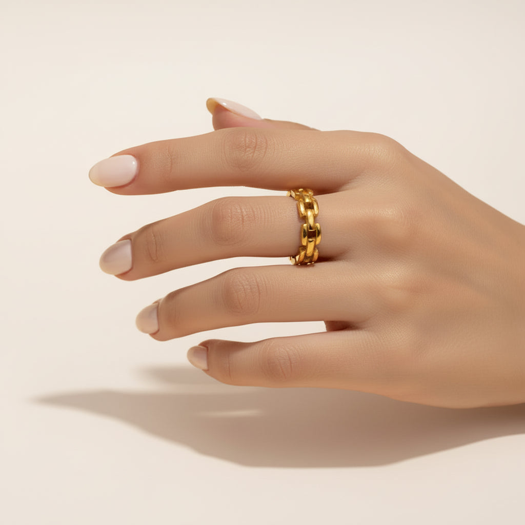 Modern Bold Link Ring