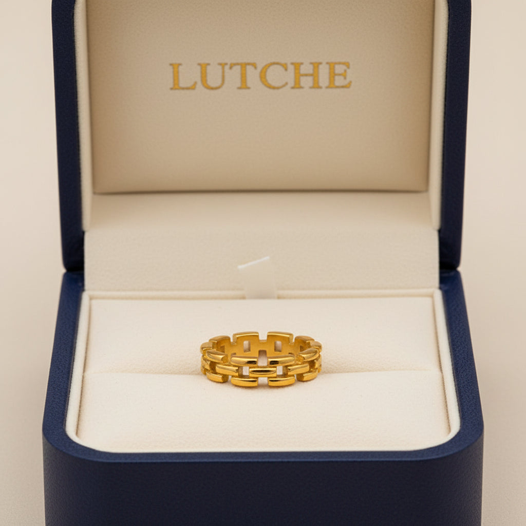 Modern Bold Link Ring