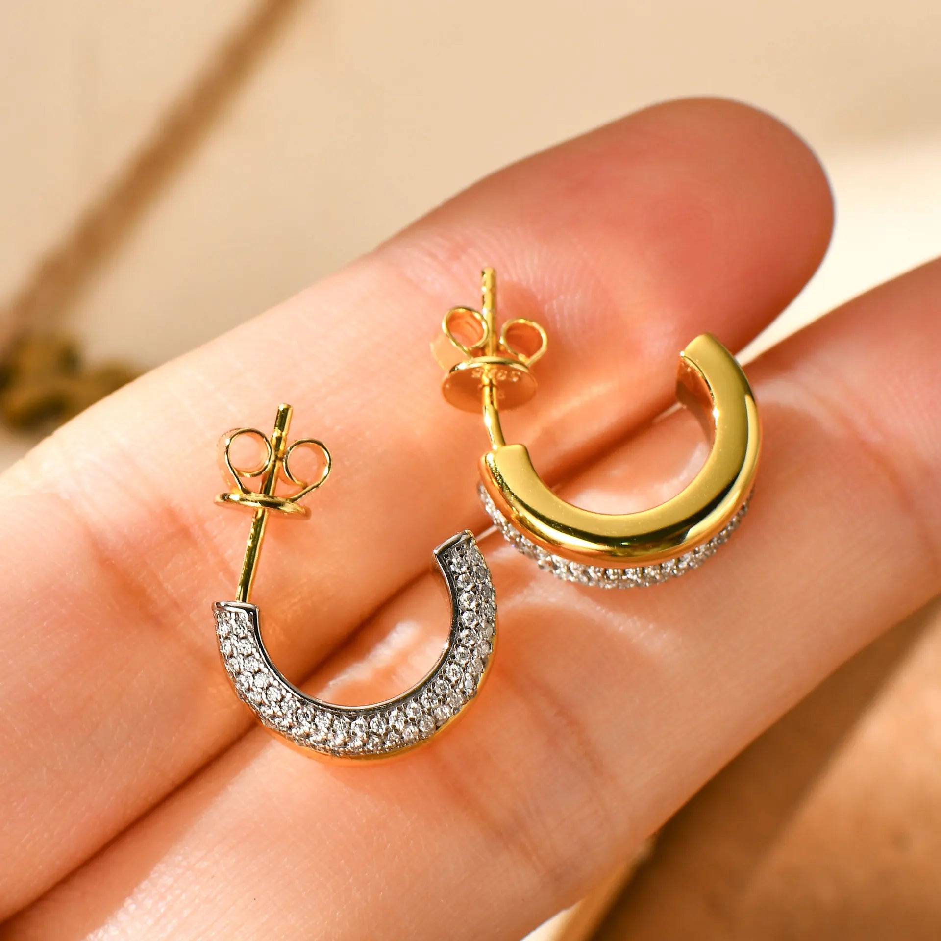 925 Sterling Silver Moissanite C-shaped Hoop Earrings