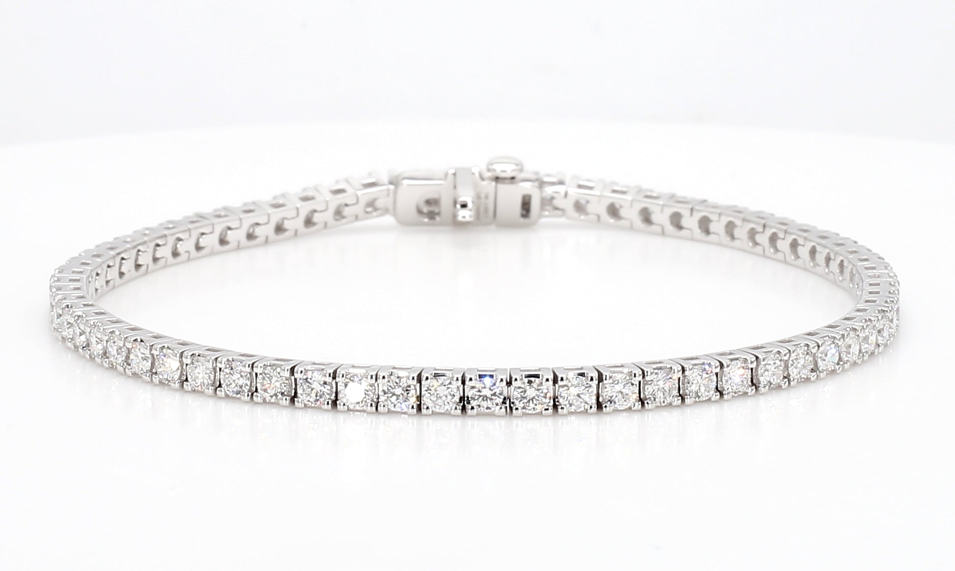 3.10 cttw 14k White Gold Round Classic Tennis Bracelet