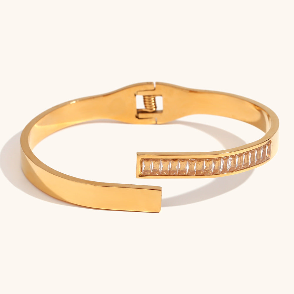 lutche-minimal-bangle-crystal-open-3