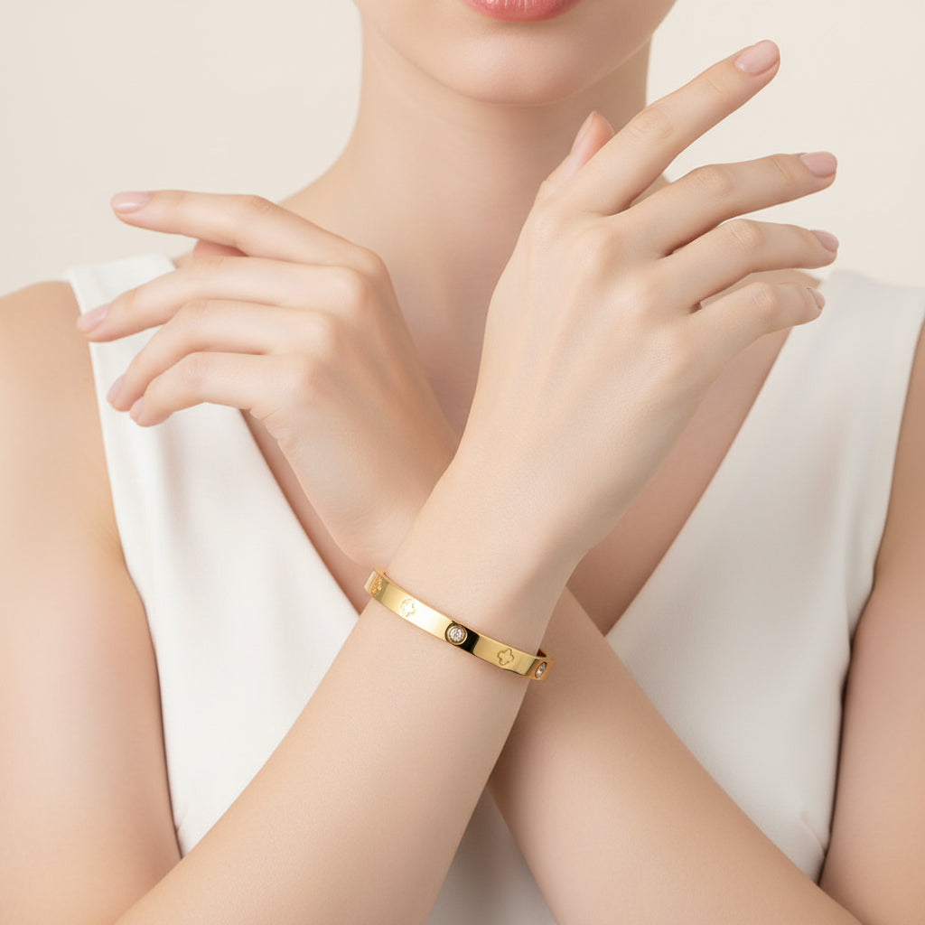 lutche-minimalist-bangle-glove-1