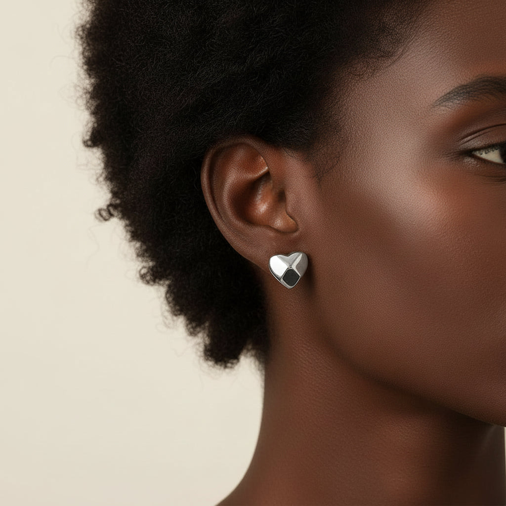 lutche-minimalist-earrings-heart-3