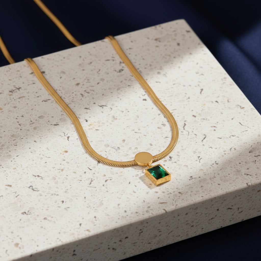 lutche-minimalist-necklace-emerald-green-4