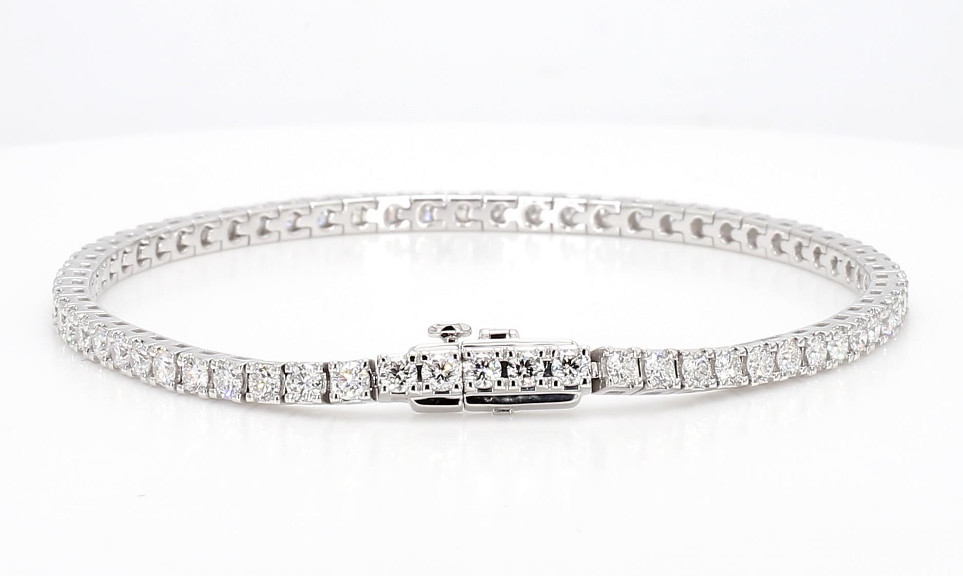 3.10 cttw 14k White Gold Round Classic Tennis Bracelet